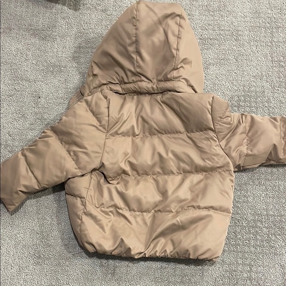 H&M Cream Puffer Jacket with Hood and Quilted Design - Picture 3 of 3